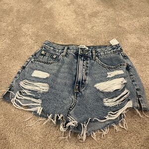 PULL AND BEAR LIGHT WASH RIPPED JEAN SHORTS